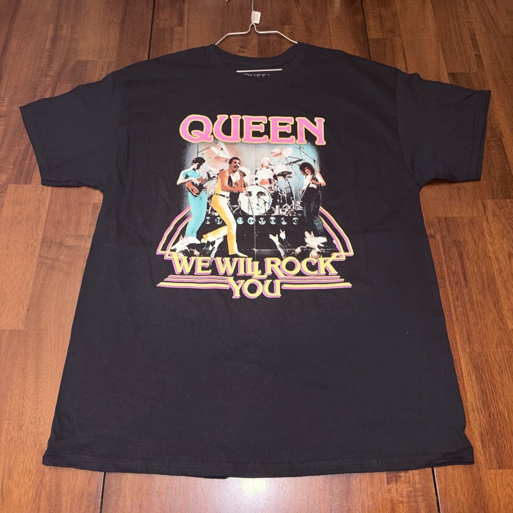 Queen Black Graphic T-Shirt
